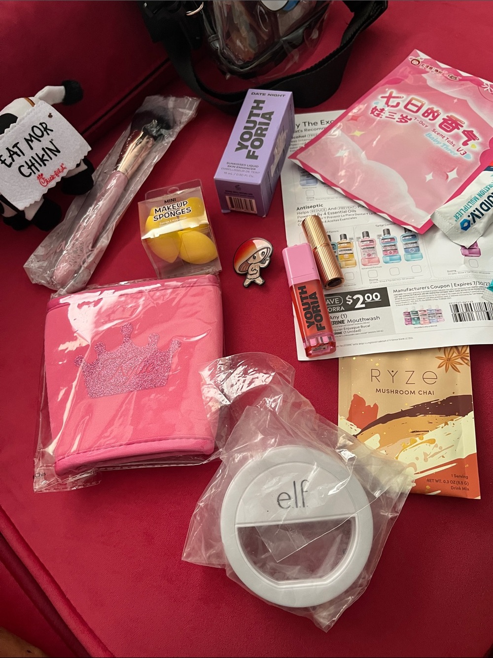 Stuffed belt bag + beauty cosmetics - Picture 3 of 3